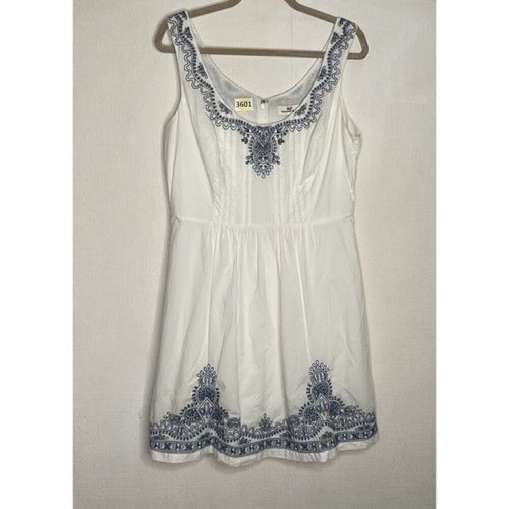 NWOT Vineyard Vins White/Blue‎ Embroidered Fit N Flare Mini Dress Size 12